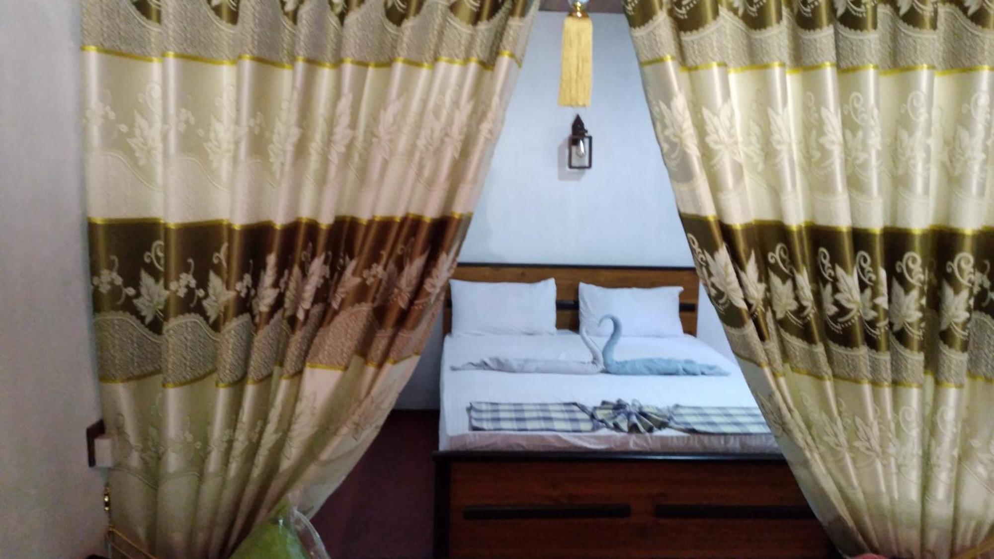 Soma Cabana, Homestay & Restaurant Tangalle Ngoại thất bức ảnh