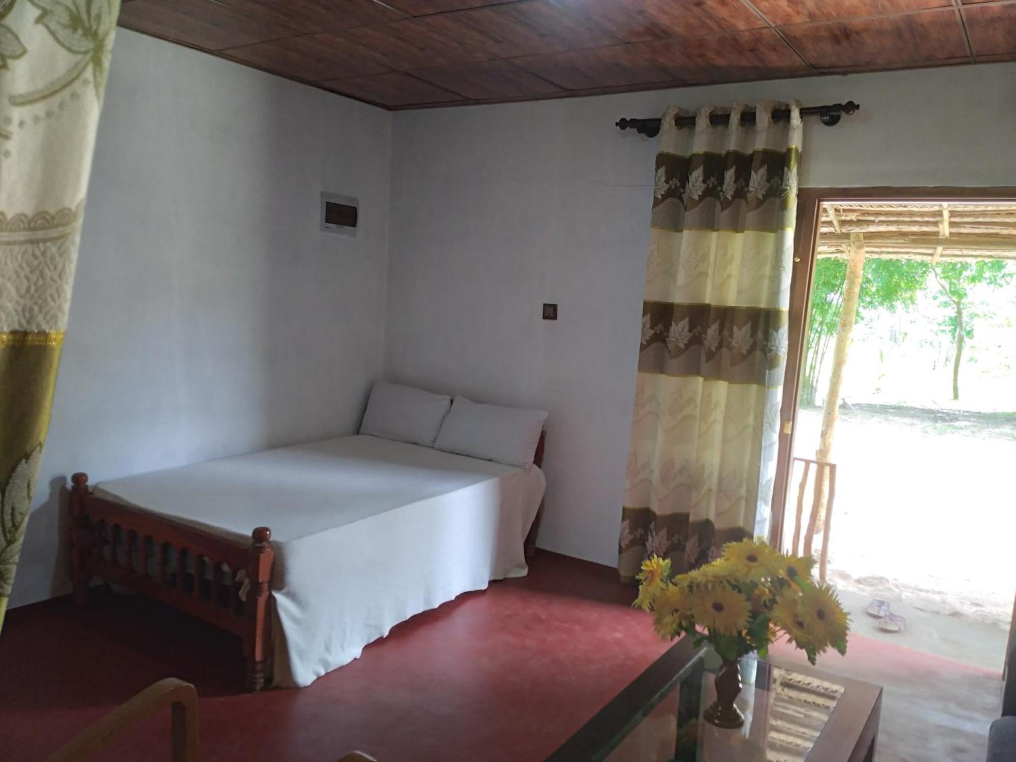 Soma Cabana, Homestay & Restaurant Tangalle Ngoại thất bức ảnh