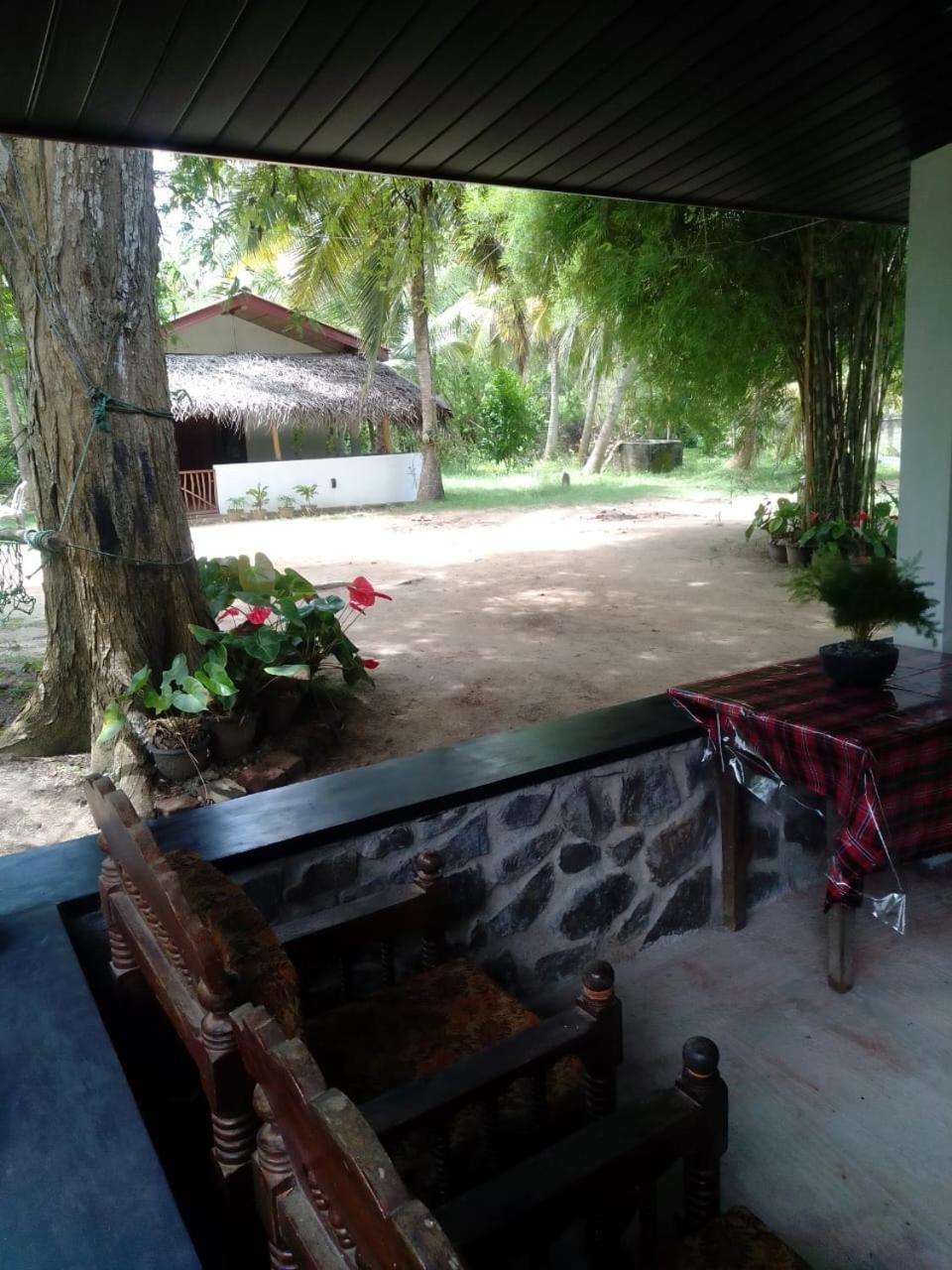 Soma Cabana, Homestay & Restaurant Tangalle Ngoại thất bức ảnh