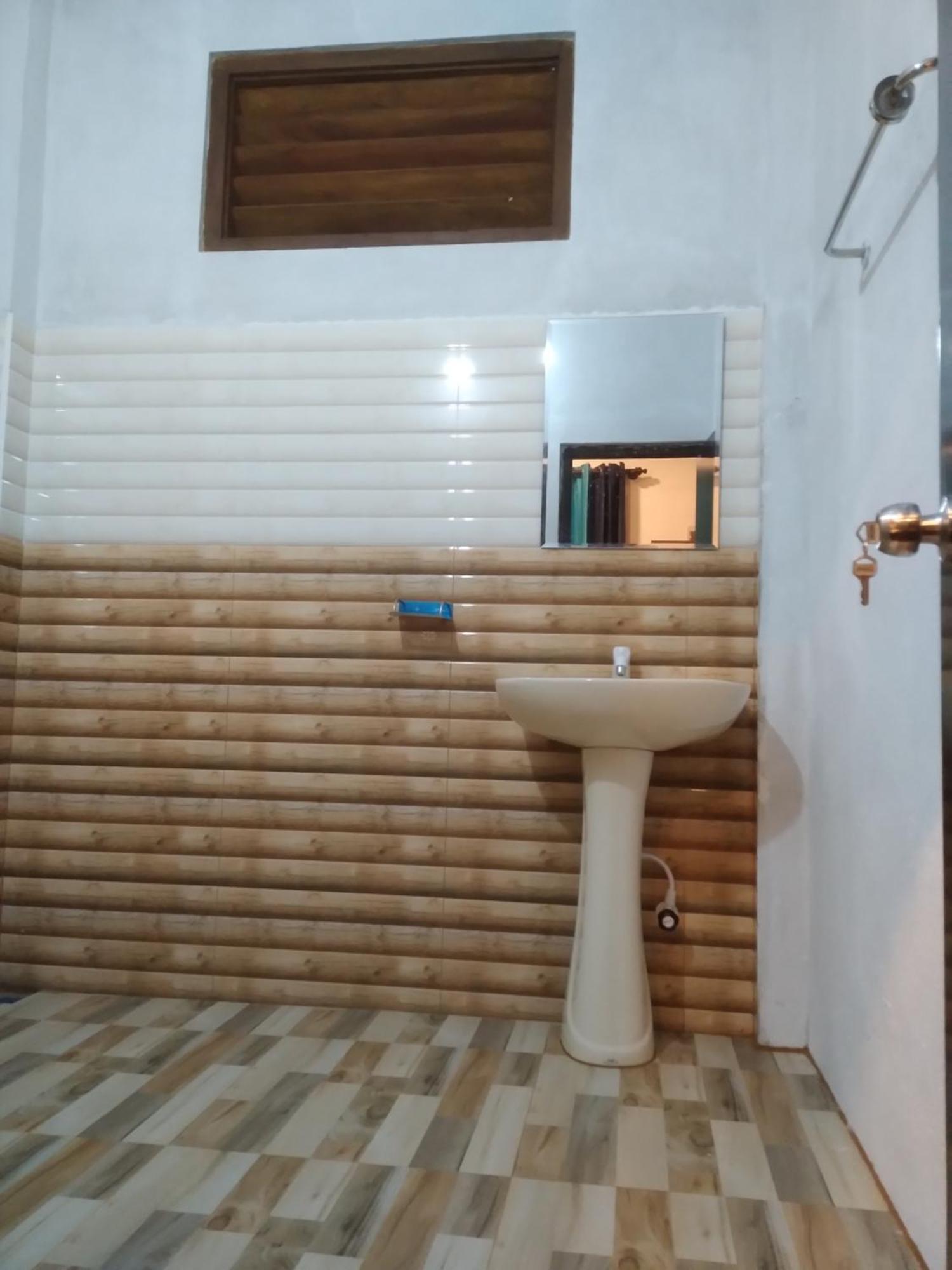 Soma Cabana, Homestay & Restaurant Tangalle Ngoại thất bức ảnh