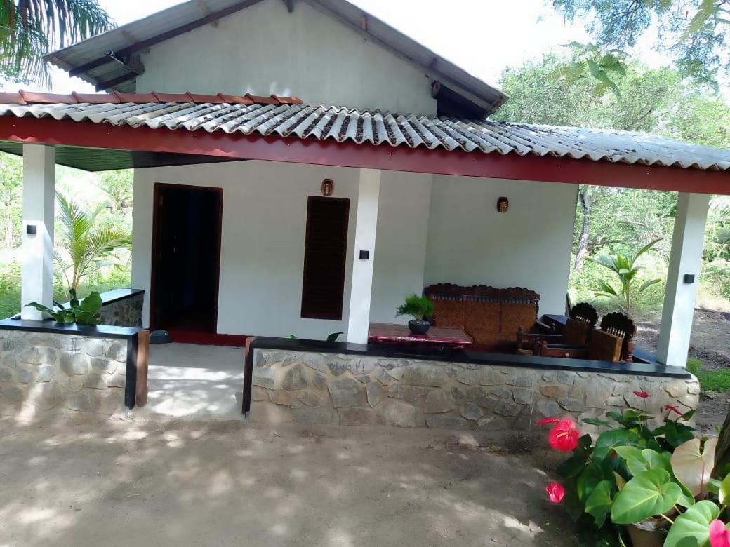 Soma Cabana, Homestay & Restaurant Tangalle Ngoại thất bức ảnh
